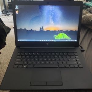 HP Notebook Laptop Model 14-cm0012nr with Charger